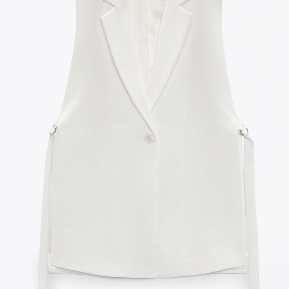 Zara sleeveless Blazer Off White Vest with Button Detail